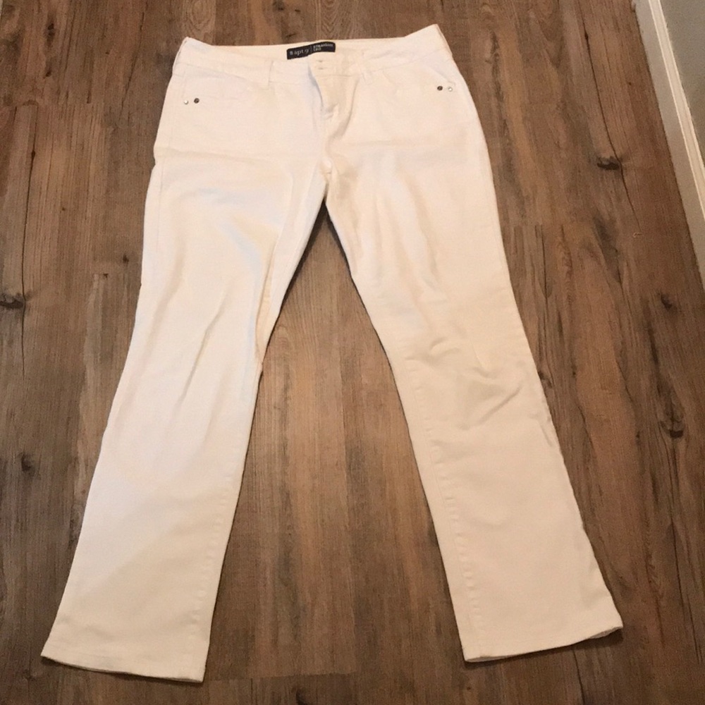 White denim jeans.